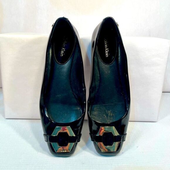 BLACK PATENT LEATHER FLATS WITH SILVER BUCKLE BY CALVIN KLEIN SIZE 8 - Picture 1 of 6